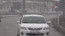 Yüksekova'da kar ve güneşli hava bir arada