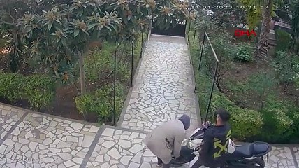 Eve yürümeye üşenip motosiklet çaldılar