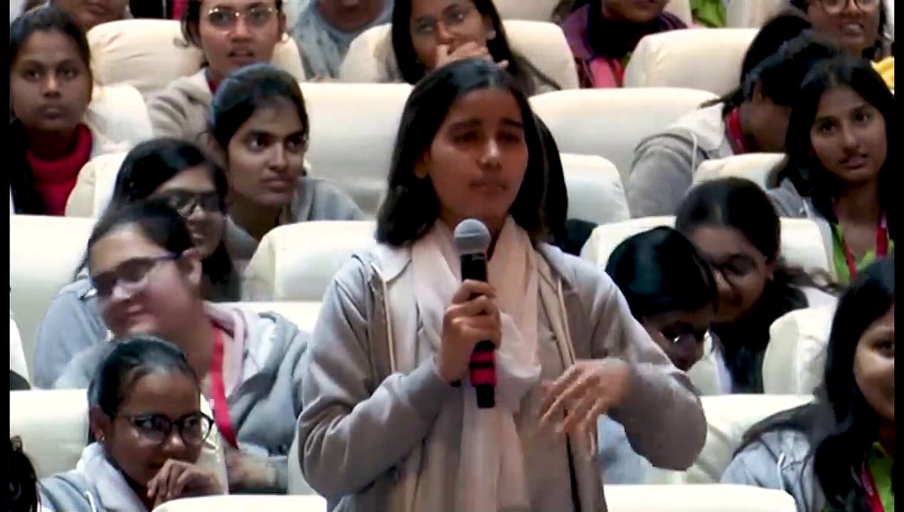 युवा शक्ति संवाद कार्यक्रम: विद्यार्थियों ने पूछे सवाल, केन्द्रीय वित्त मंत्री ने दिए जवाब