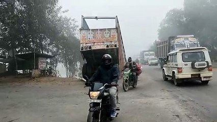 कानपुर_विधनू में घने  कोहरे के चलते नहर में अनियंत्रित होकर गिरा ट्रक कोई हताहत नहीं  विधनू थाना क्षेत्र का मामला