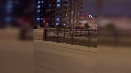 Niğde'de otomobiller kaza sonrası su kanalında askıda kaldı: 1 yaralı