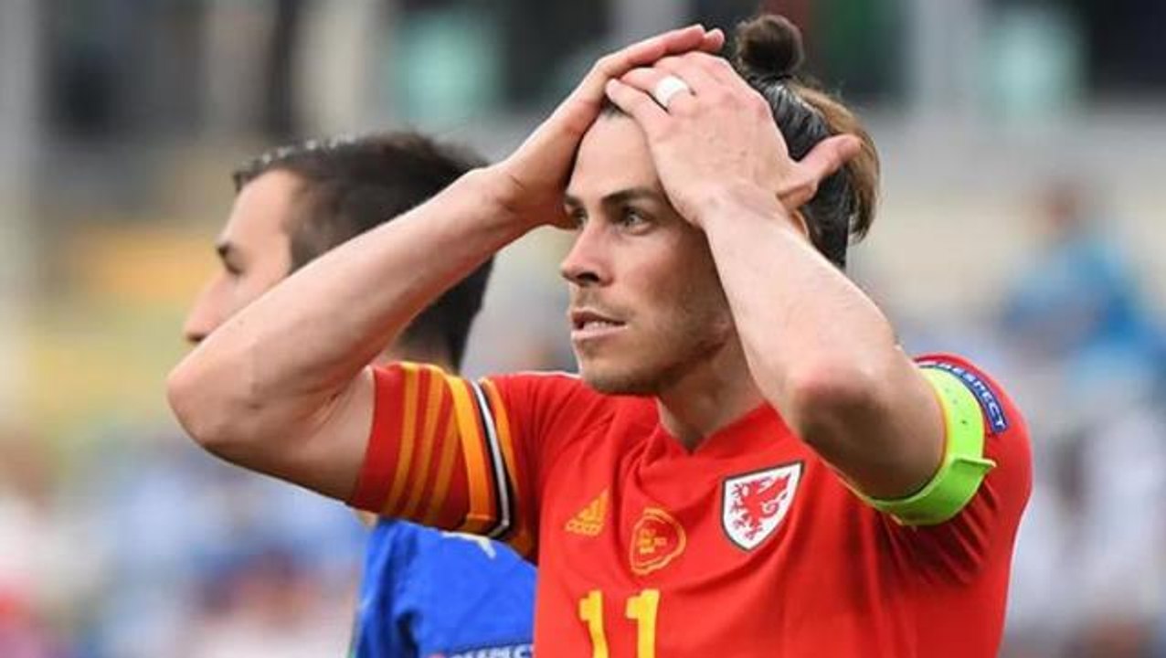 Dünyaca ünlü futbolcu Gareth Bale, 33 yaşında yeşil sahalara veda etti