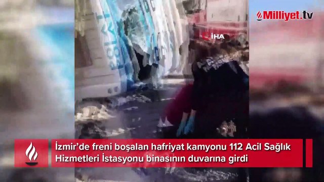 Freni boşalan hafriyat kamyonu 112 Acil Sağlık Hizmetleri İstasyon binası duvarına girdi