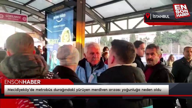 Mecidiyeköy'de metrobüs durağındaki yürüyen merdiven arızası yoğunluğa neden oldu