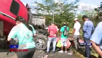 ¡Pudo ser tragedia! Dos rastras protagonizan brutal colisión en carretera de TGU a Olancho