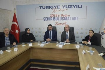 AK Parti'li İleri, Tunceli'de "2023'e Doğru Şehir Buluşmaları" programında konuştu