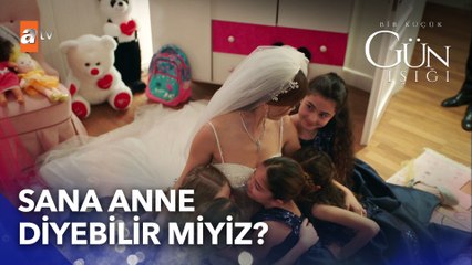 Kimsesiz çocuklar, Elif'e anne demek istiyor... - Bir Küçük Gün Işığı 18. Bölüm