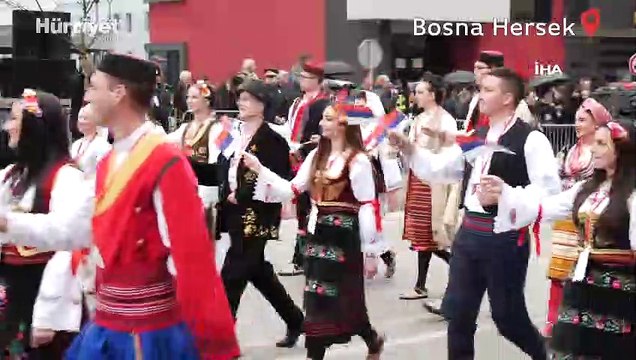 Bosna Hersek'te mahkeme tarafından yasaklanan 'Sırp Cumhuriyeti Günü' kutlaması yapıldı