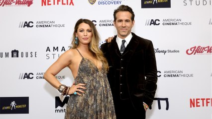 Voici - Blake Lively, enceinte, ironise sur son poids et décide d'adopter un look très particulier