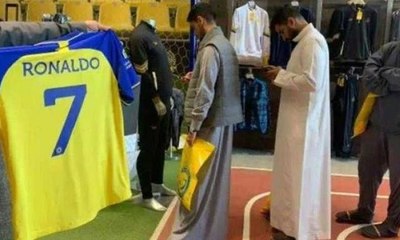 نفاذ قمصان كريستيانو رونالدو من متجر النصر خلال ساعة واحدة!