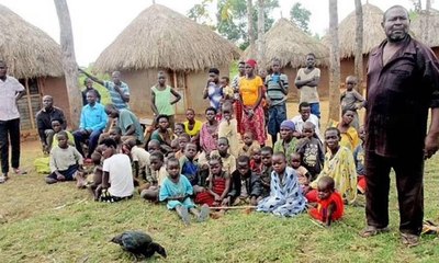 أوغندي يتوقف عن الإنجاب بعد وصول عدد أبنائه إلى 102