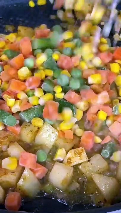 Mini Smoked Turkey Pot Pie _ Everyday Cooking Recipes