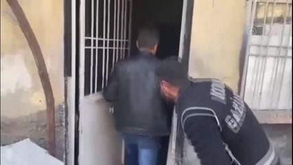 GAZİANTEP - 10 bin filtreli sigara kağıdı ve 700 gümrük kaçağı sigara ele geçirildi