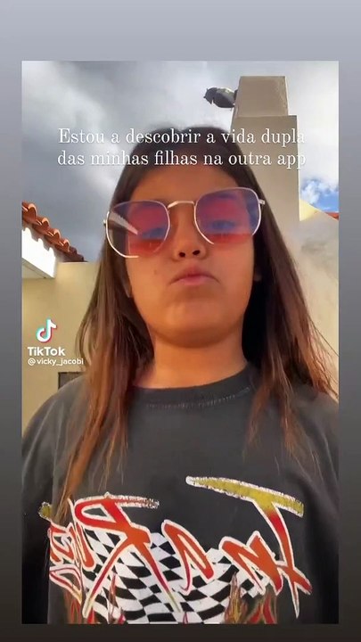 Carolina Patrocínio descobre vídeo com dança das filhas