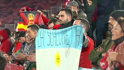 La Liga - Le public espagnol rend hommage à "ses" champions du monde argentins