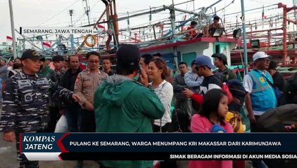 Warga Menumpang KRI Makassar dari Karimunjawa