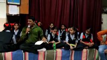 SURAT VIDEO: सरकारी स्कूल में विद्यार्थियों को भागवत गीता का कराया जा रहा है पाठ