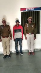 चोर गिरफ्तार, लोहे के पाइप बरामद