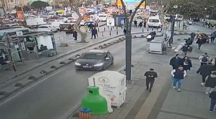 KAĞITHANE'DE BİR KİŞİNİN ÖLDÜĞÜ MOTOSİKLETLİ SALDIRININ GÜVENLİK KAMERASI GÖRÜNTÜSÜ