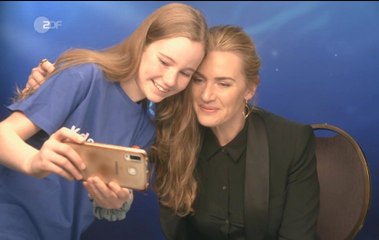 Kate Winslet Paused ‘Avatar 2’ Interview to Comfort a Young Interviewer. Just Awesome !