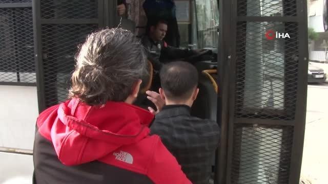 Yüzlerce kişiyi dolandıran emlak şirketinin Kadıköy'deki ofisine polis baskını