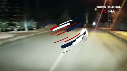 Cep telefonuyla görüntülendi! Ara sokağa girdi ve gözden kayboldu