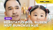 Tak Malu, Ruben Onsu Ikut Bungkus Orderan Kue meski Statusnya Bos