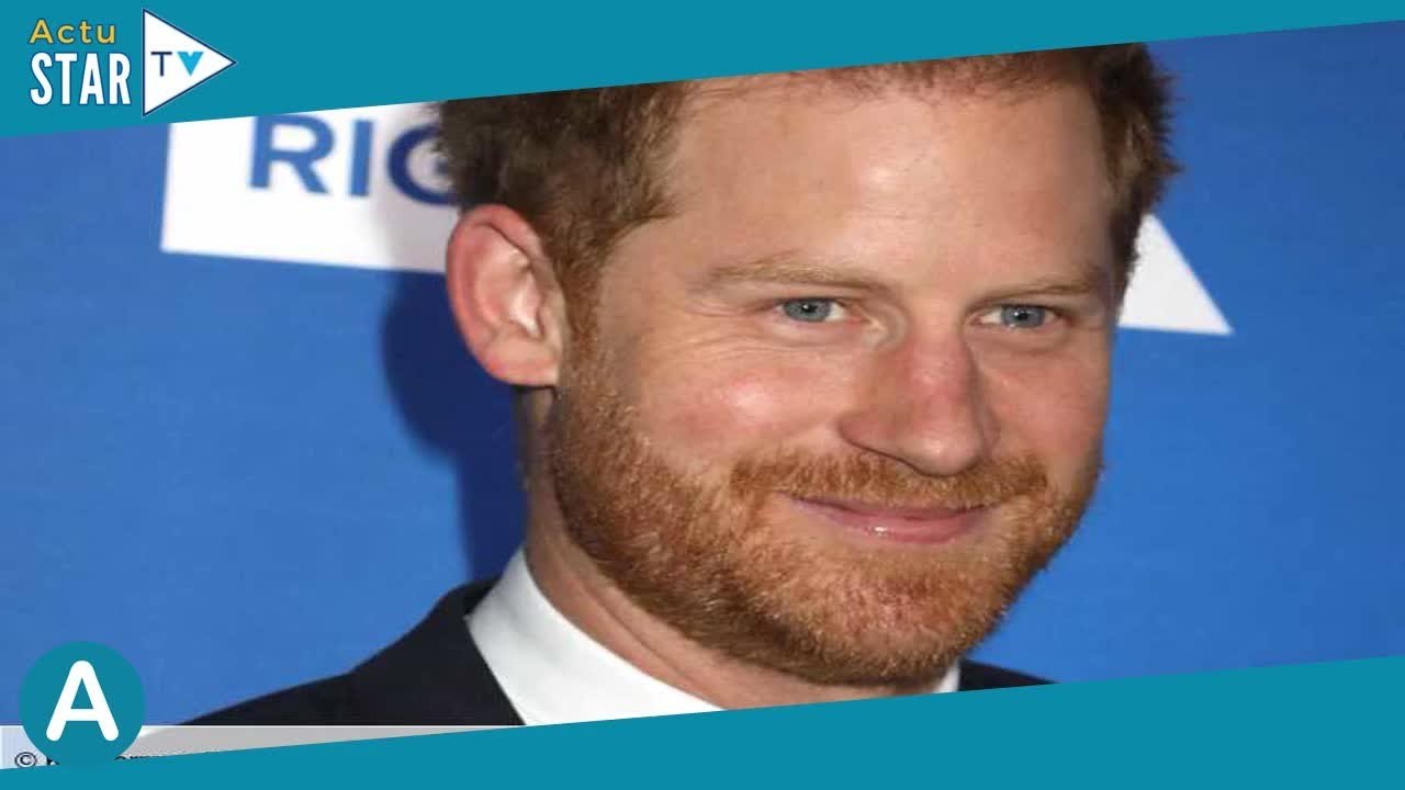 « J’étais un Chandler » : Le prince Harry dévoile avoir passé une nuit chez l'actrice Courteney Cox