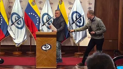 Venezuela emite alerta roja contra autoridades del simbólico Parlamento de 2015