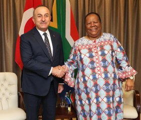 Çavuşoğlu, Güney Afrika Cumhuriyeti'nde basın toplantısı düzenledi