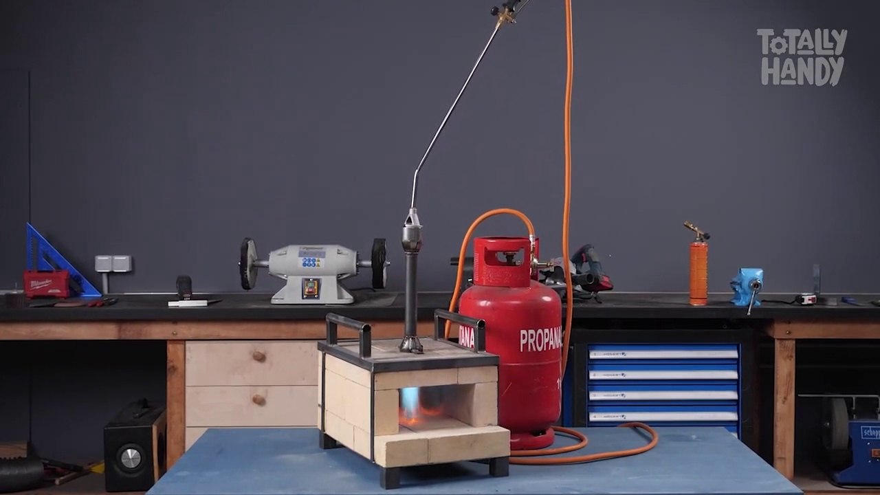 How To Build A DIY Forge For Your Workshop||This time we share a more practical build that can be really useful in your workshop - a DIY forge!