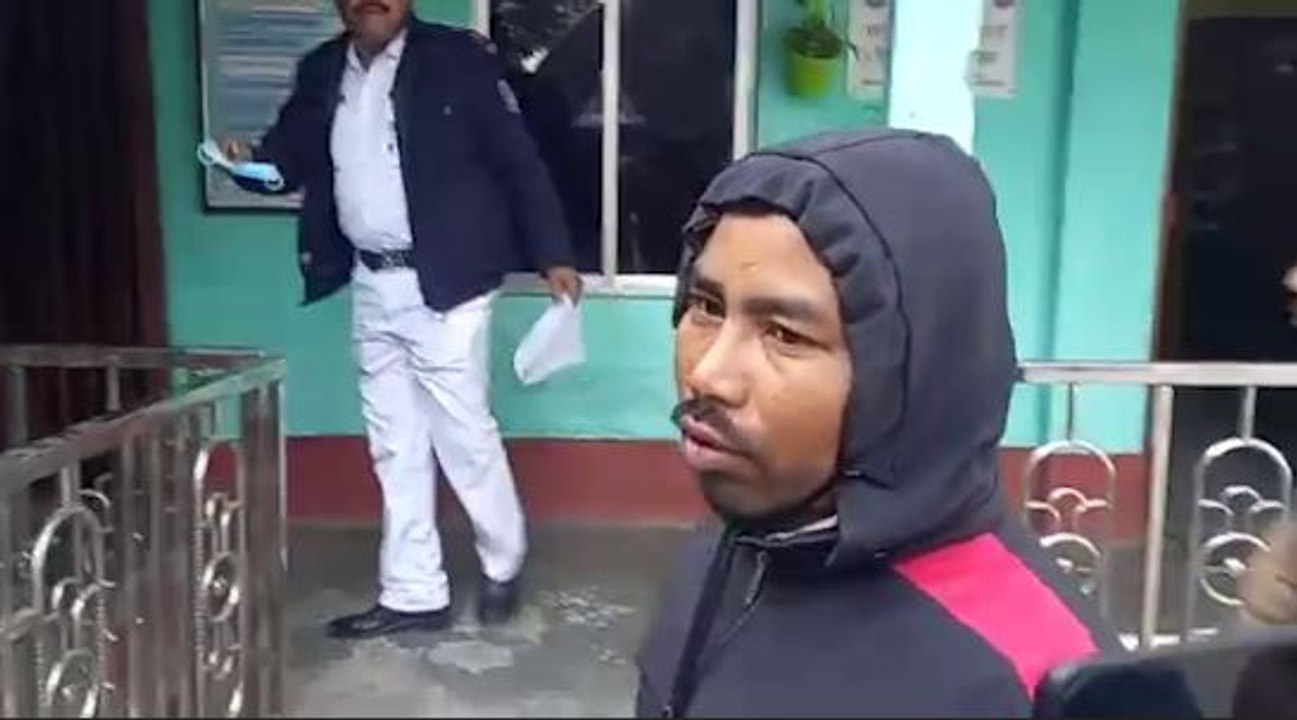 স্কুলে চাকরি দেওয়ার নামে লক্ষ লক্ষ টাকার প্রতারনার অভিযোগ উঠল এক শিক্ষকের বিরুদ্ধে