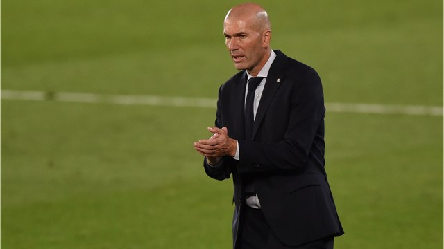 GALA VIDÉO - Zinédine Zidane grand-père attentionné : “Il aime s’occuper de sa petite-fille”