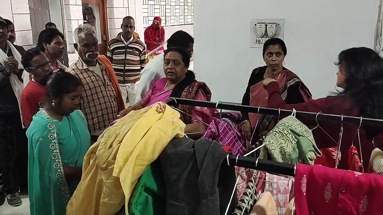 Video Story जरूरतमंदों को लेडीज ऑफिसर क्लब ने गर्म कपड़े व बर्तन का किया वितरण