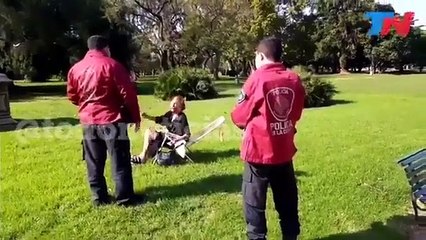 Murió la jubilada  "rebelde" de Palermo que rompió la cuarentena para tomar sol en el parque