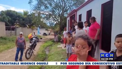 ¡Incendio deja en la calle a una familia en Juticalpa!