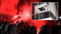 Trabzonspor taraftarı Abdullah Avcı’nın evinin önüne akın etti