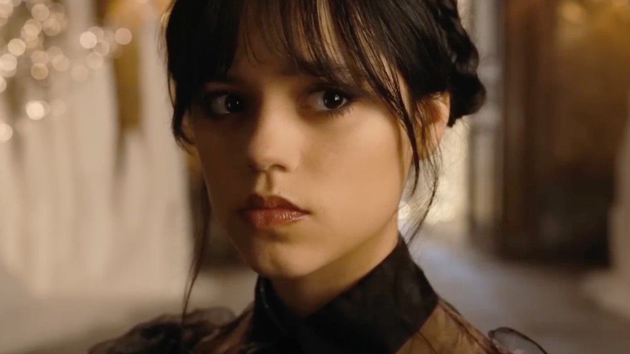 Wednesday kehrt zurück: Netflix wirbt im offiziellen Video mit Staffel 2 des Serien-Hits