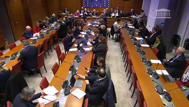 Commission des finances : M. Éric Lombard, dont la reconduction à la direction générale de la Caisse des dépôts et consignations est proposée - Mardi 10 janvier 2023