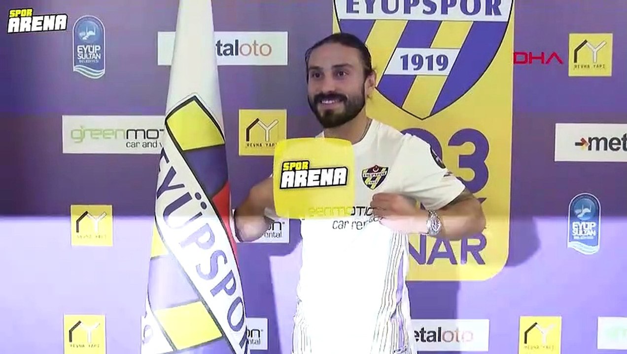 Halil Akbunar Eyüpspor ile imzaladı, yeni hedefini açıkladı