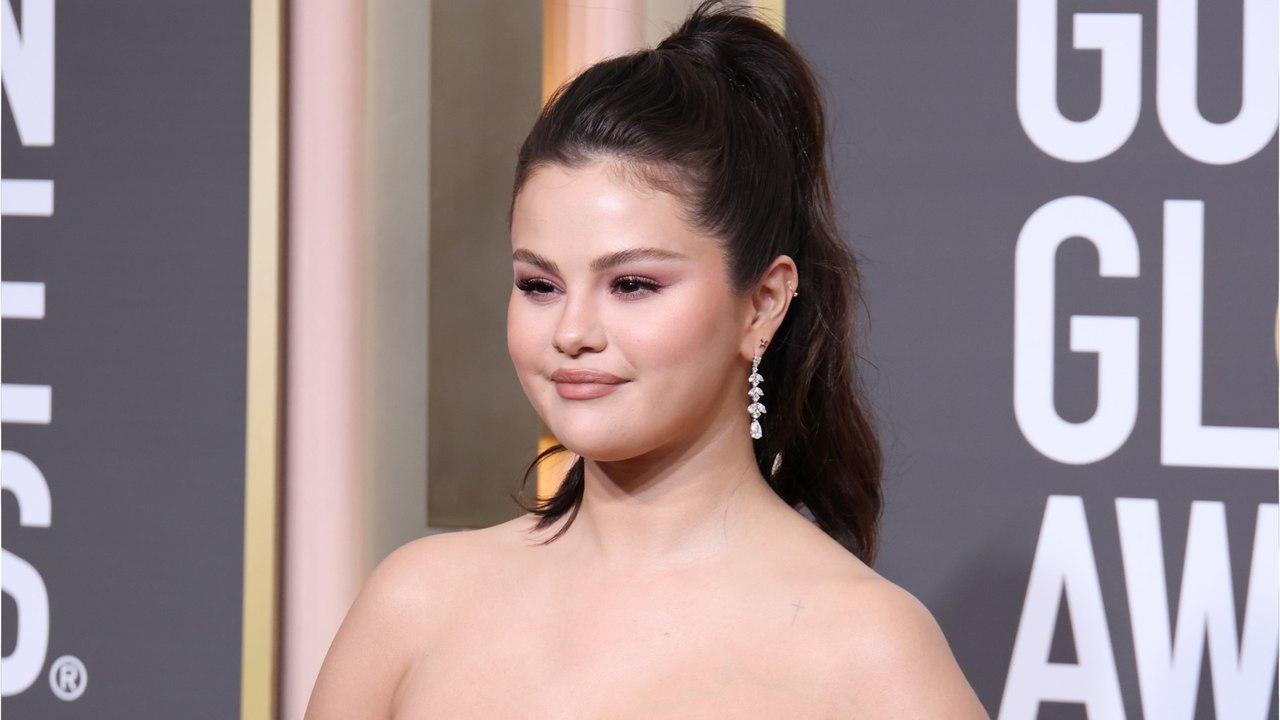 GALA VIDÉO - Selena Gomez aux Golden Globes : victime de grossophobie, elle répond avec humour à ses détracteurs