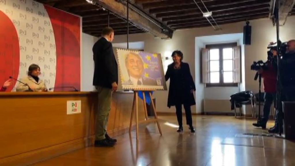 Video Il PD commemora David Sassoli, svelata foto al Nazareno