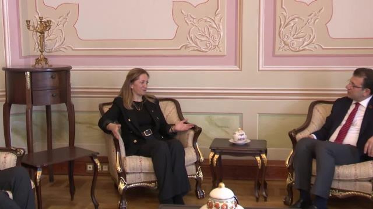 Disk'ten Ekrem İmamoğlu'na Destek Ziyareti: "Bu Yaşananlar Asla Kabul Edilemez"