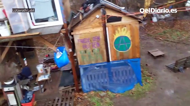 Ecologistas alemanes plantan cara a la policía en el desalojo de un pueblo para la explotación de una mina de carbón