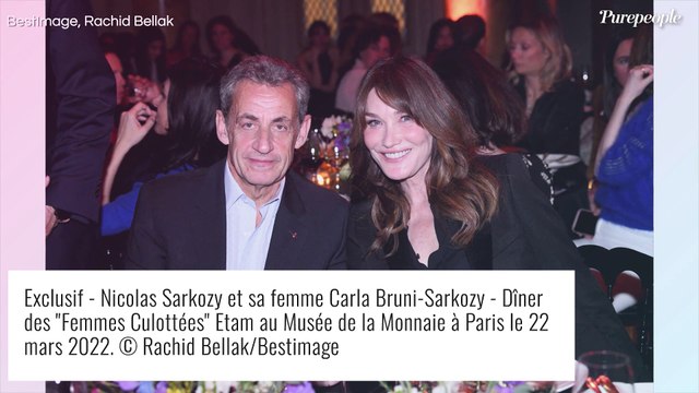 Salut beau gosse : Carla Bruni folle amoureuse ressort un cliché incroyable de Nicolas Sarkozy jeune et torse nu !