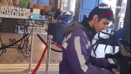 Piyano çalmasıyla sosyal medyanın gündemine oturmuştu! Artık kuryelik yapmayacak