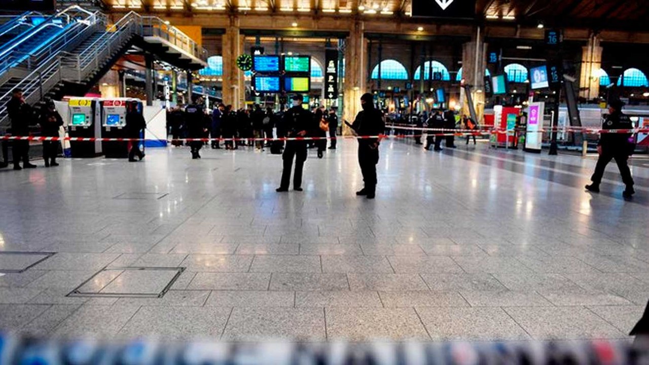 Ataque com faca em estação de trem de Paris; agressor foi detido