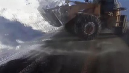 Ardahan-Şavşat kara yolunda karla mücadele çalışması başlatıldı