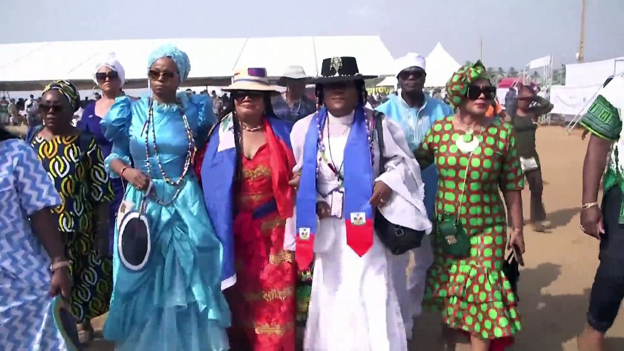 Voodoo dances and rituals wow tourists at Benin festival