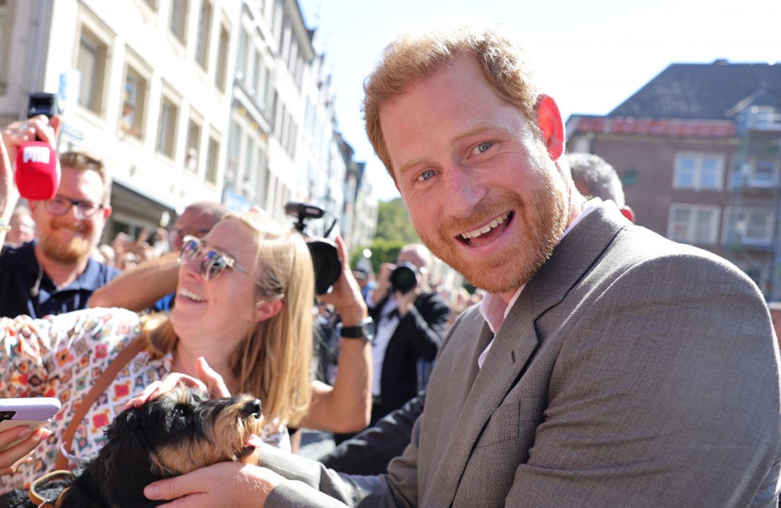 Prinz Harry: Er schaut sich 'The Crown' an